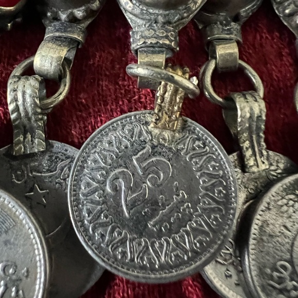 *Vintage* Handmade Middle Eastern Choker (1990’s) - Picture 5 of 10